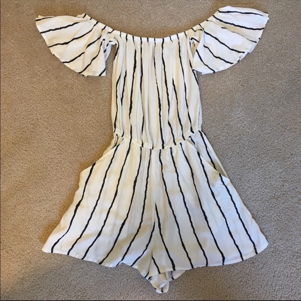 Off the shoulder romper with pockets